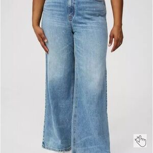 Torrid Light Wash Rhinestone Wide Leg Stretch Jean